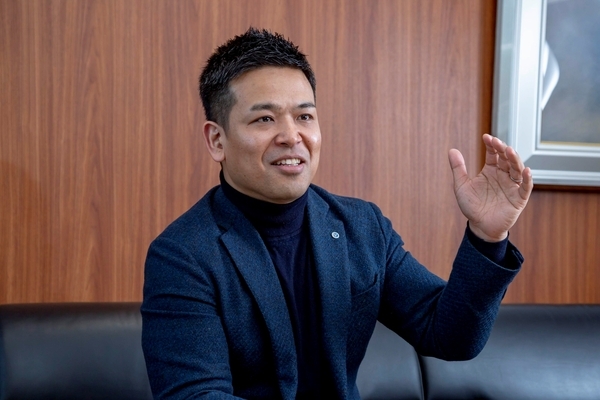 ev-93m_oxchif5w-sh94odbivev833j2.jpg ev-93m_oxchif5w-sh94odbivev833j2.jpg